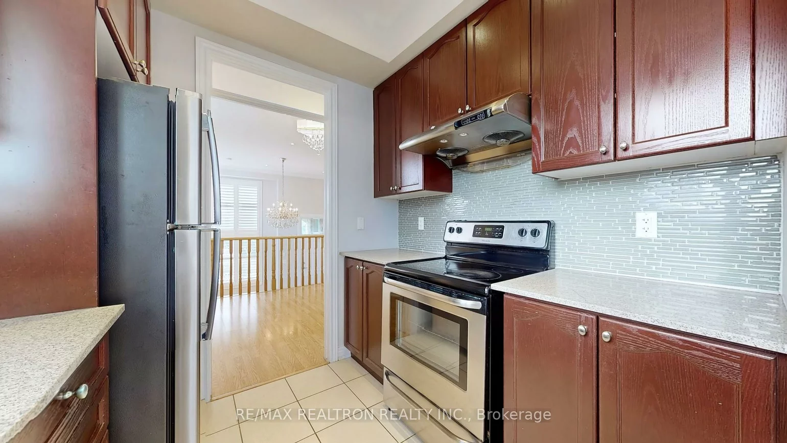 26, Comely, Milliken Mills East, Markham