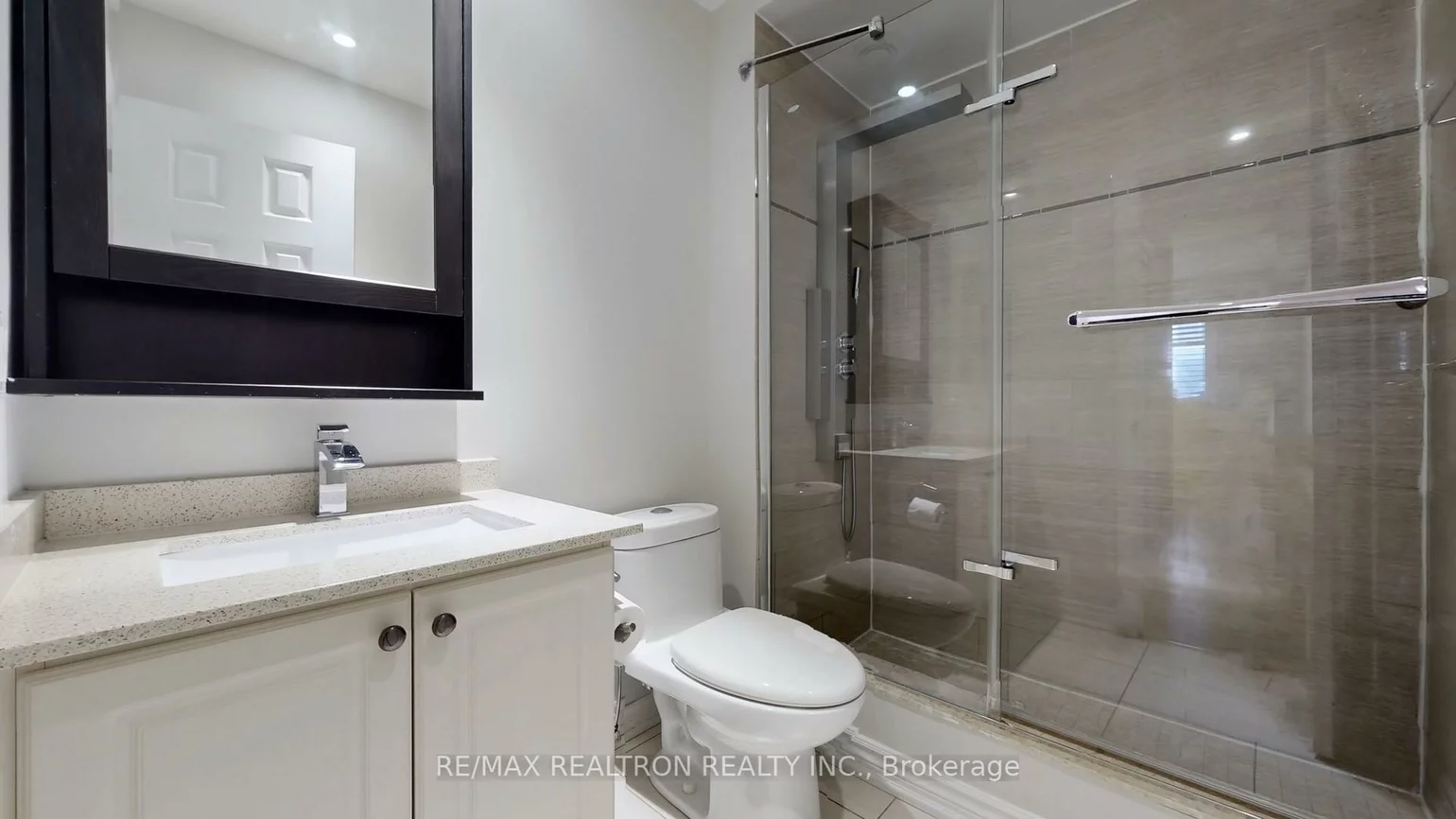 26, Comely, Milliken Mills East, Markham