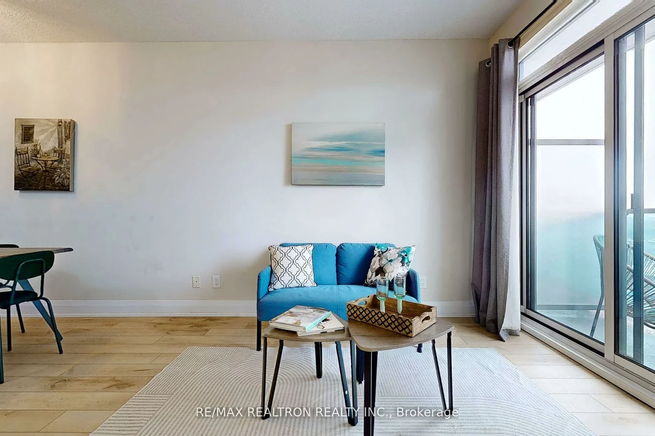 7167, Yonge, Thornhill, Markham