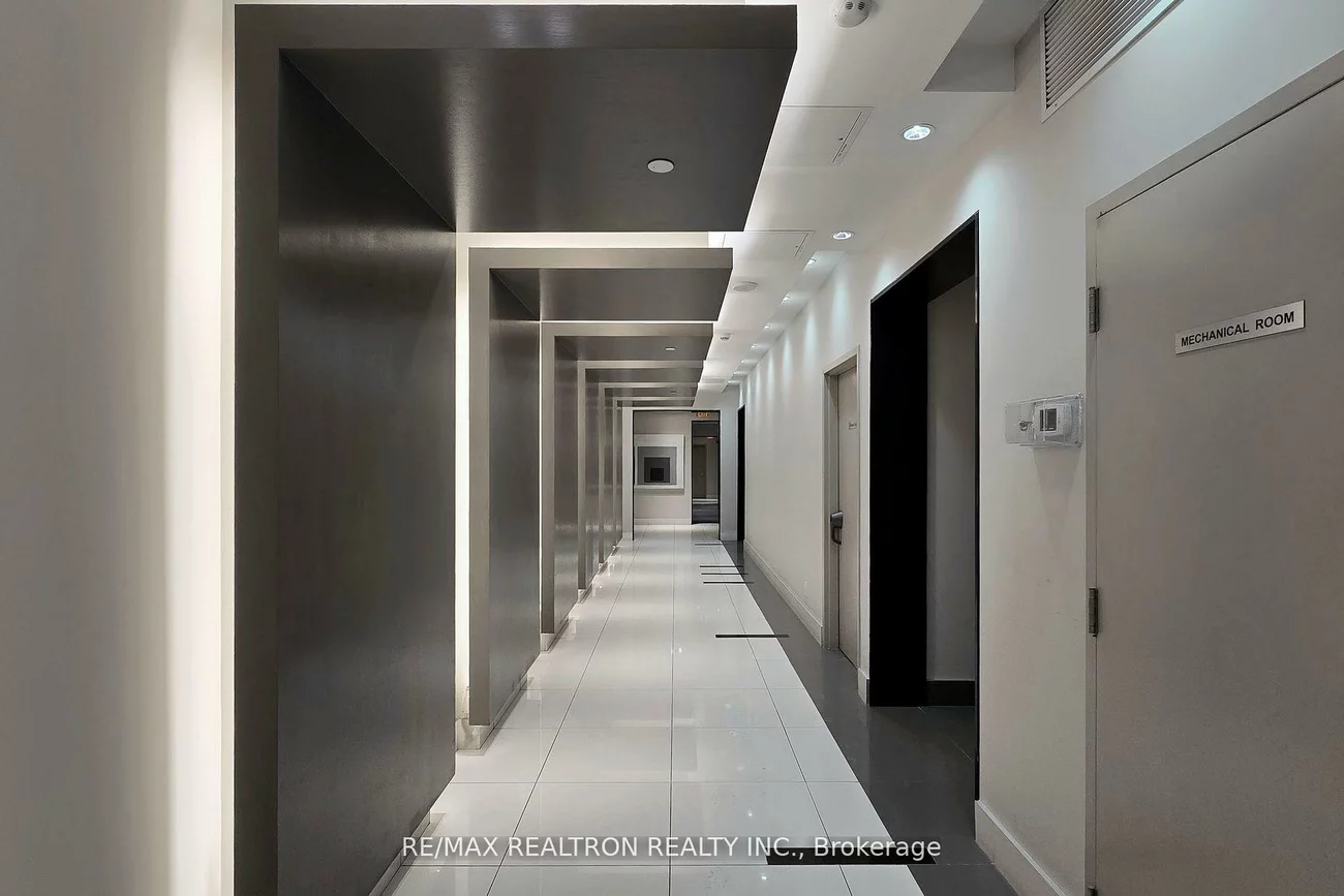 7167, Yonge, Thornhill, Markham