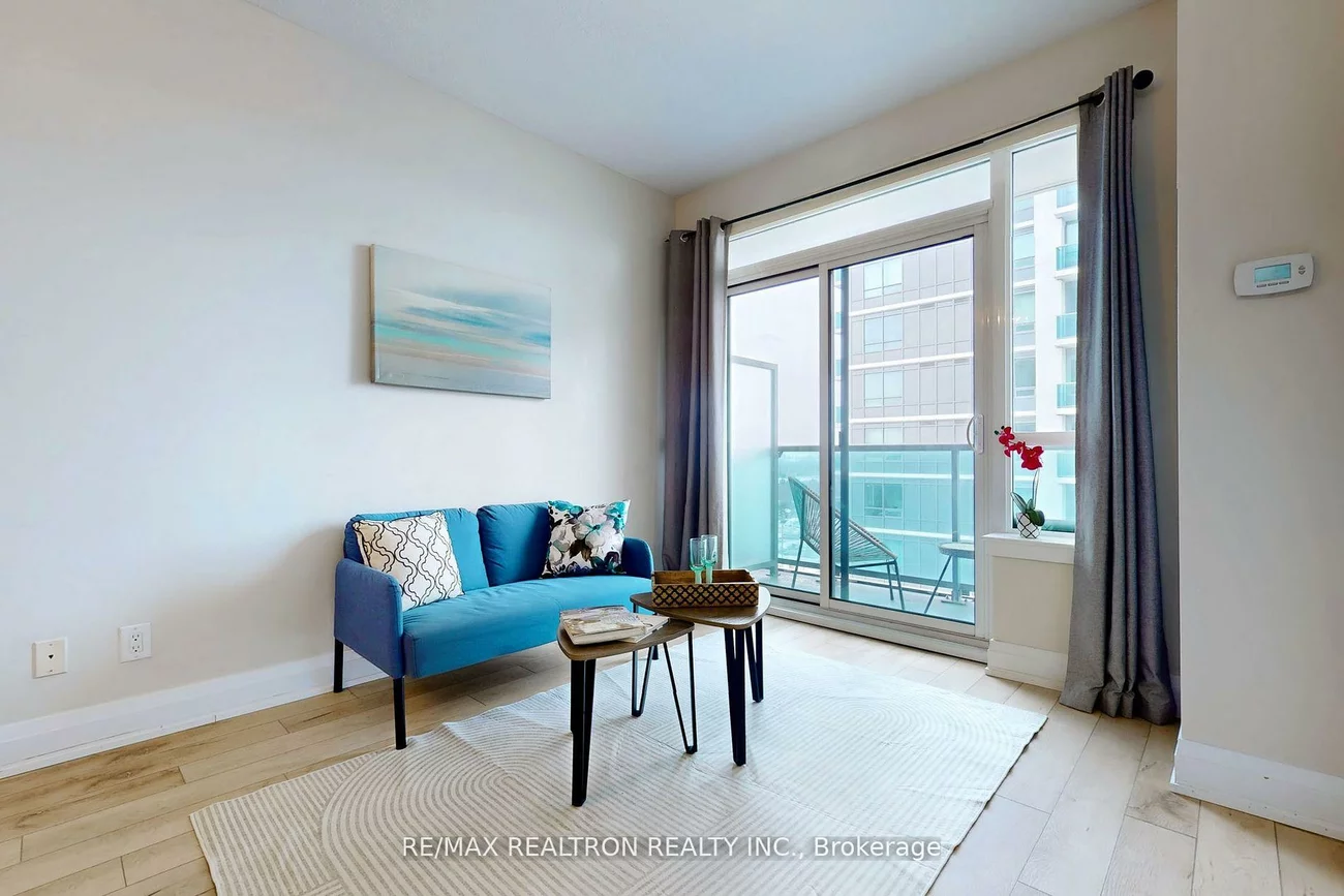 7167, Yonge, Thornhill, Markham