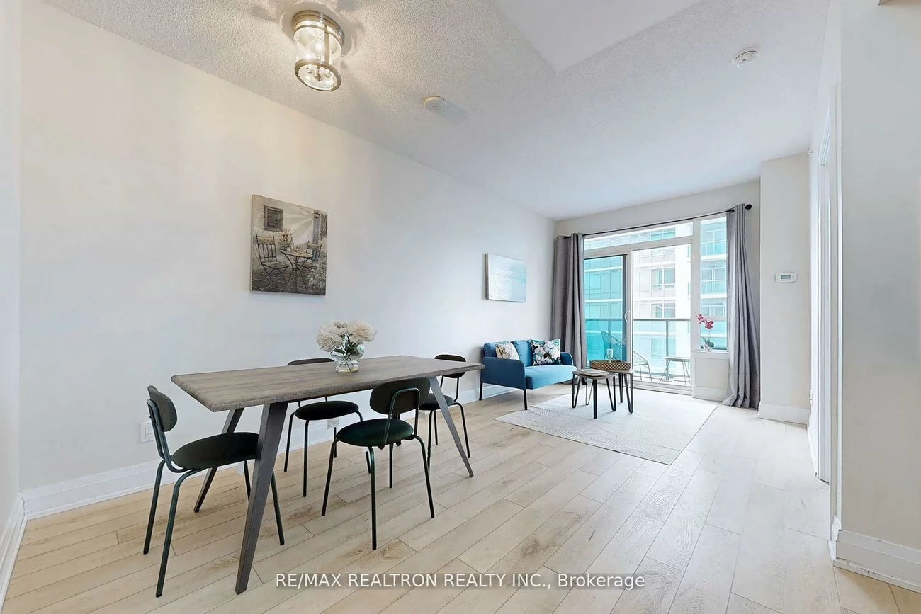 7167, Yonge, Thornhill, Markham
