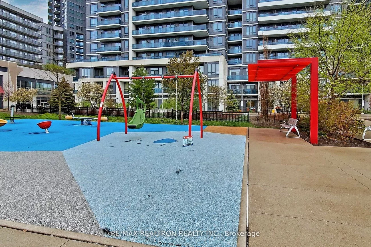 7167, Yonge, Thornhill, Markham