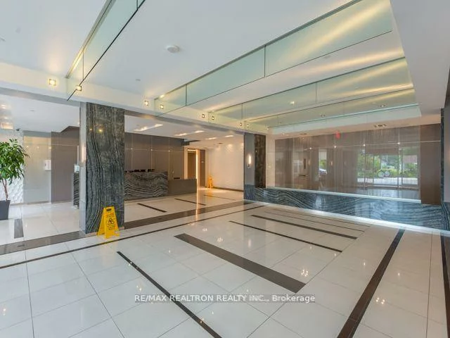 7167, Yonge, Thornhill, Markham