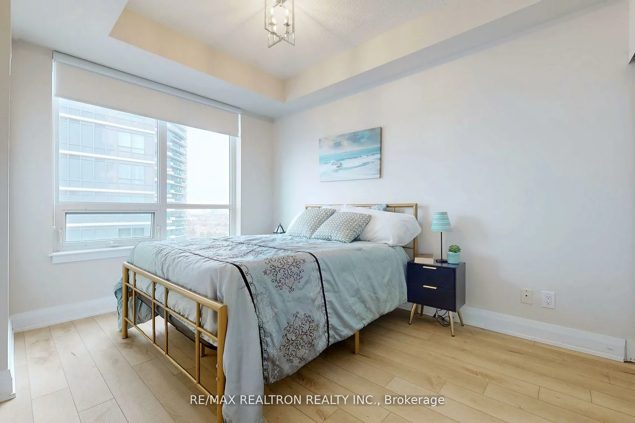 7167, Yonge, Thornhill, Markham