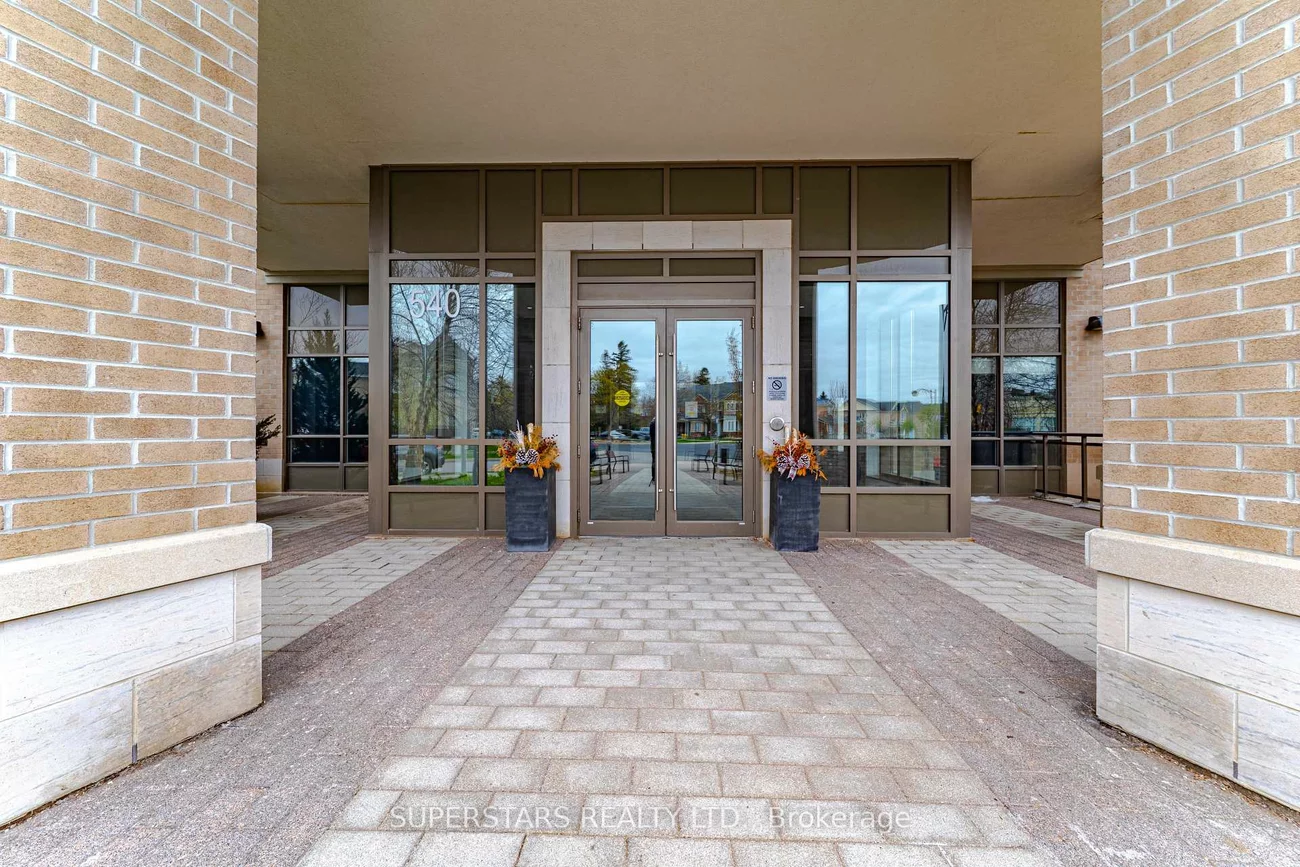 540, Bur Oak, Berczy, Markham
