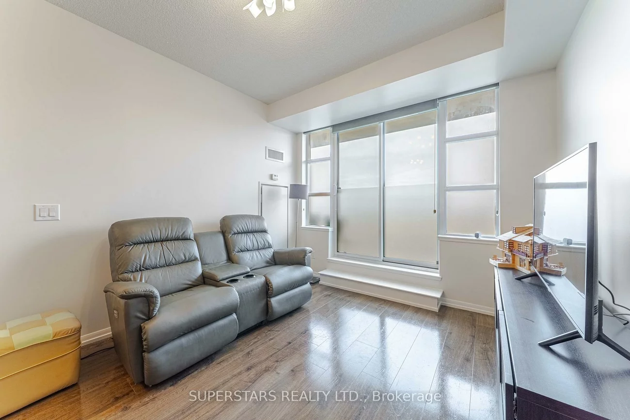 540, Bur Oak, Berczy, Markham