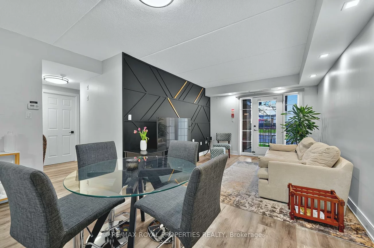 7424, Markham, Middlefield, Markham