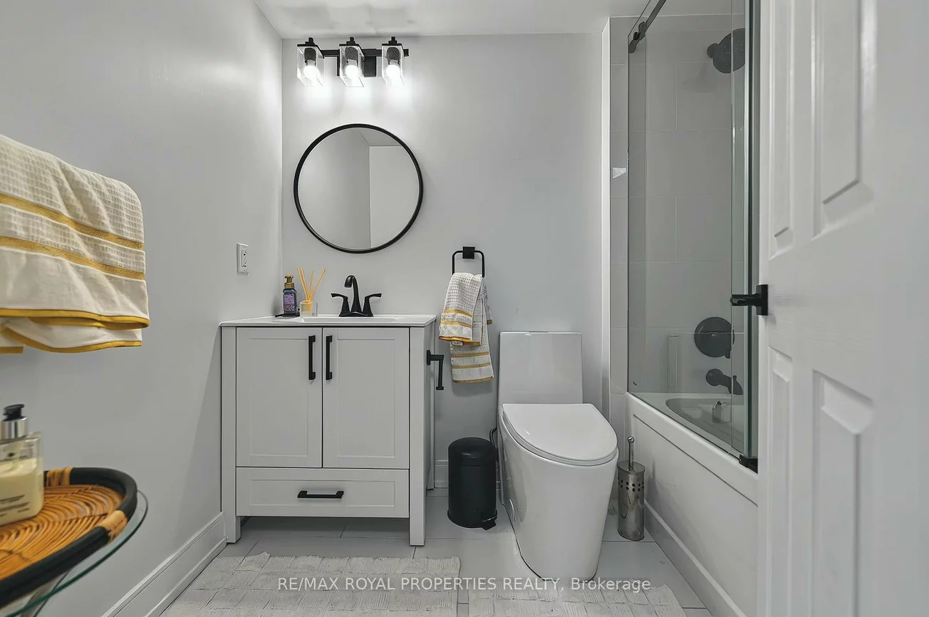 7424, Markham, Middlefield, Markham