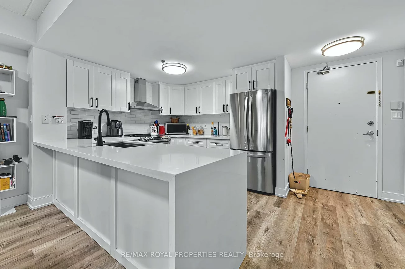 7424, Markham, Middlefield, Markham
