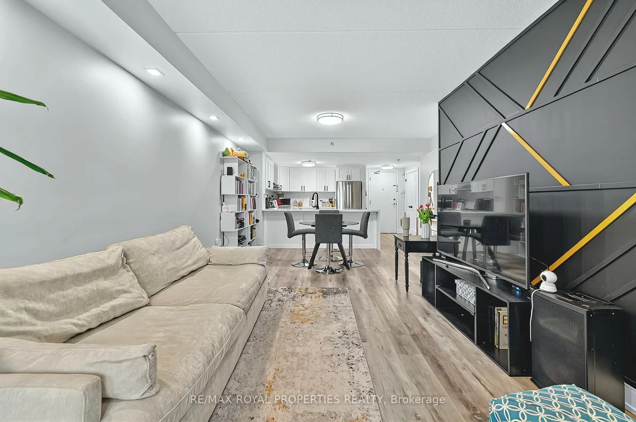 7424, Markham, Middlefield, Markham