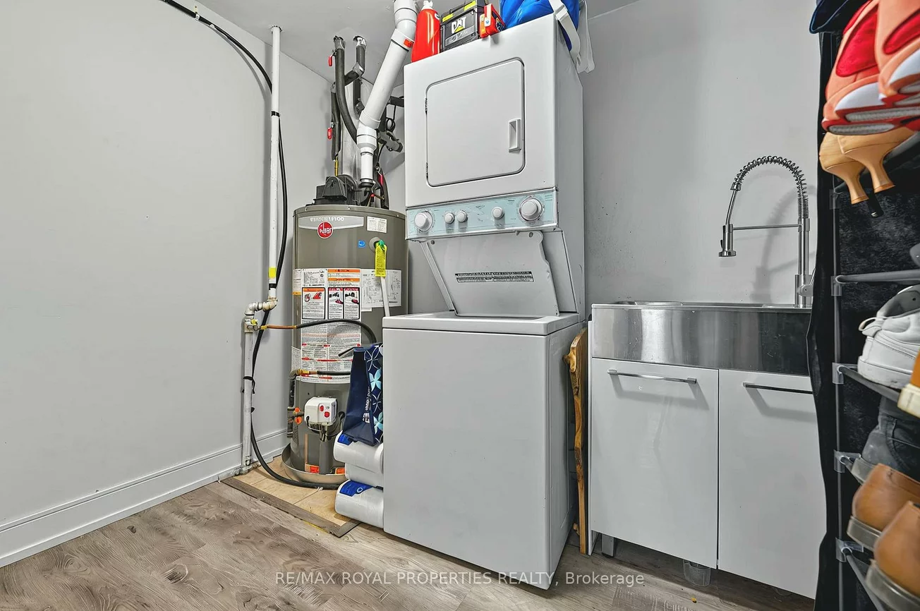 7424, Markham, Middlefield, Markham