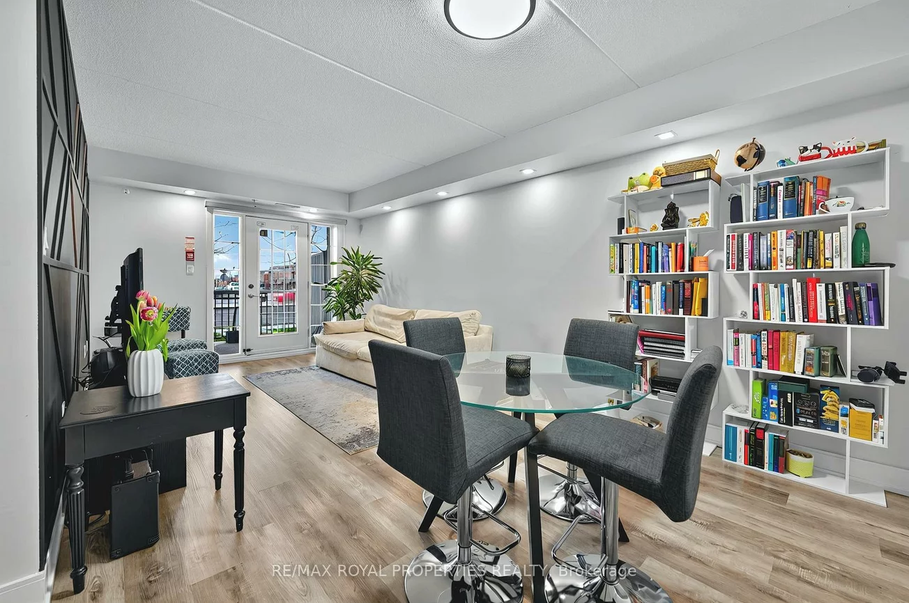 7424, Markham, Middlefield, Markham