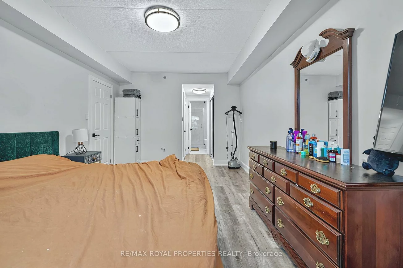 7424, Markham, Middlefield, Markham