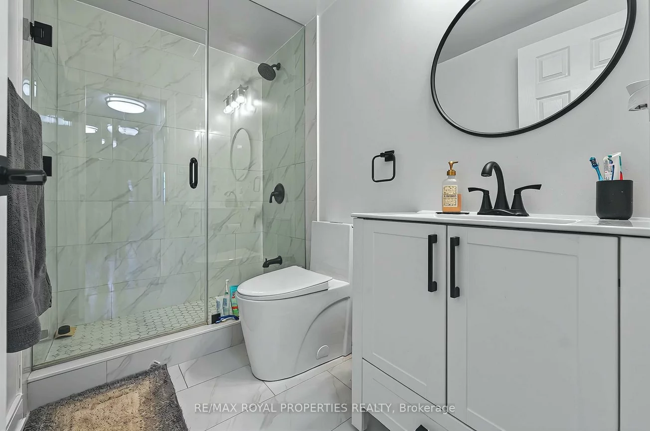 7424, Markham, Middlefield, Markham