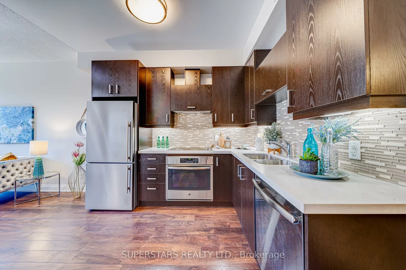 28, Uptown, Unionville, Markham