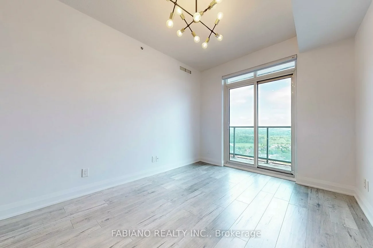 7171, Yonge, Thornhill, Markham