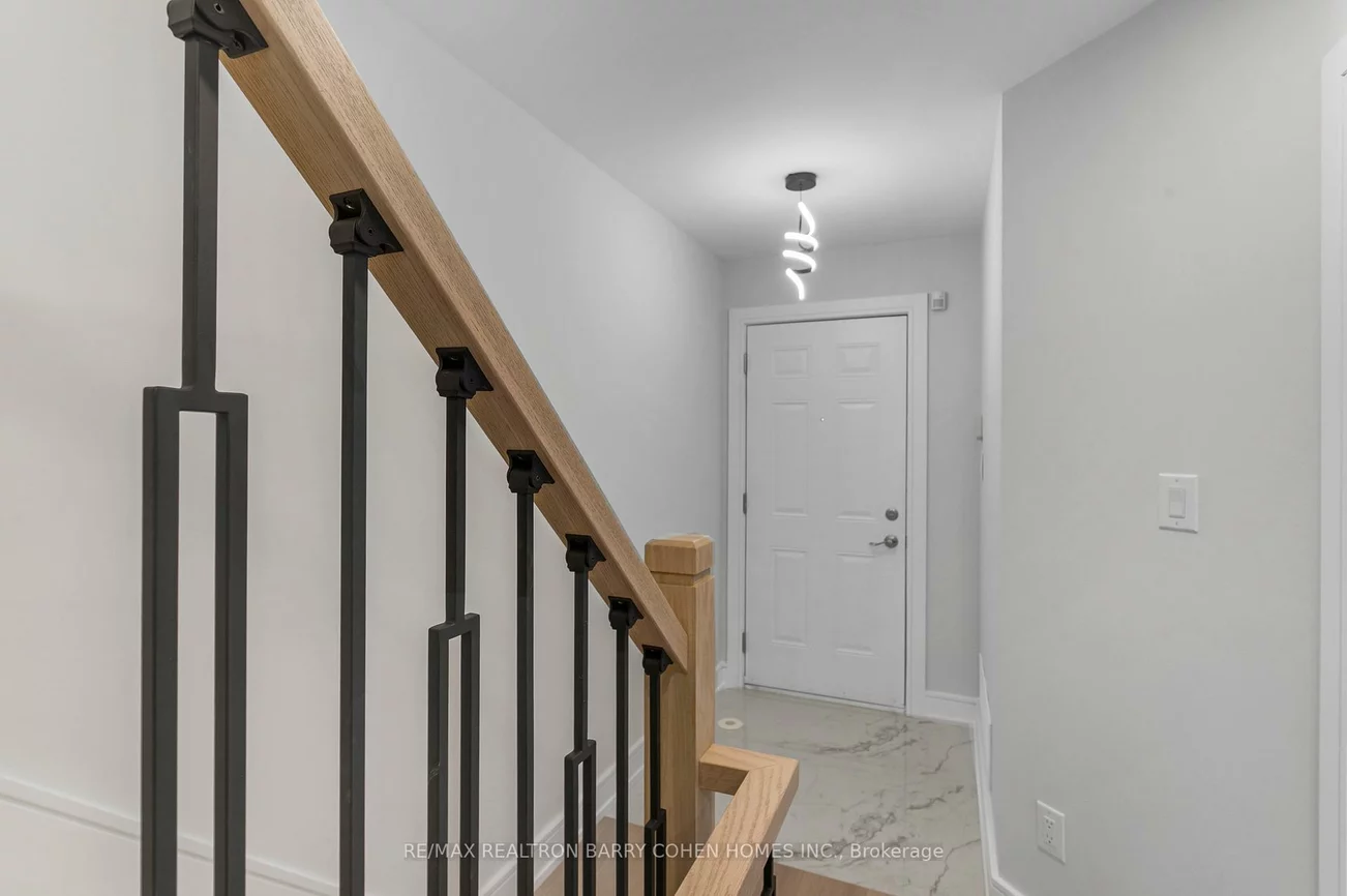 21, Galleria, Commerce Valley, Markham