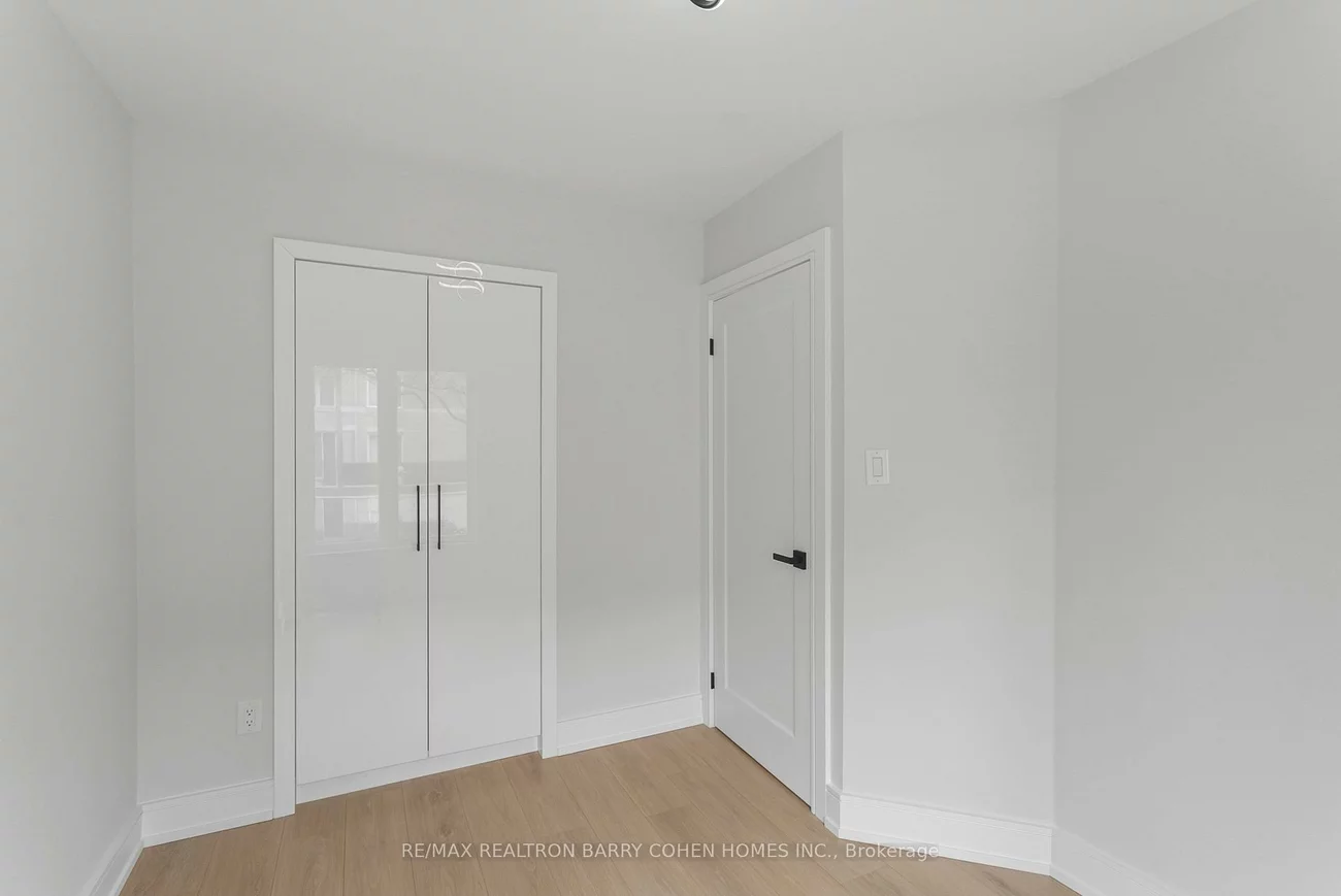 21, Galleria, Commerce Valley, Markham