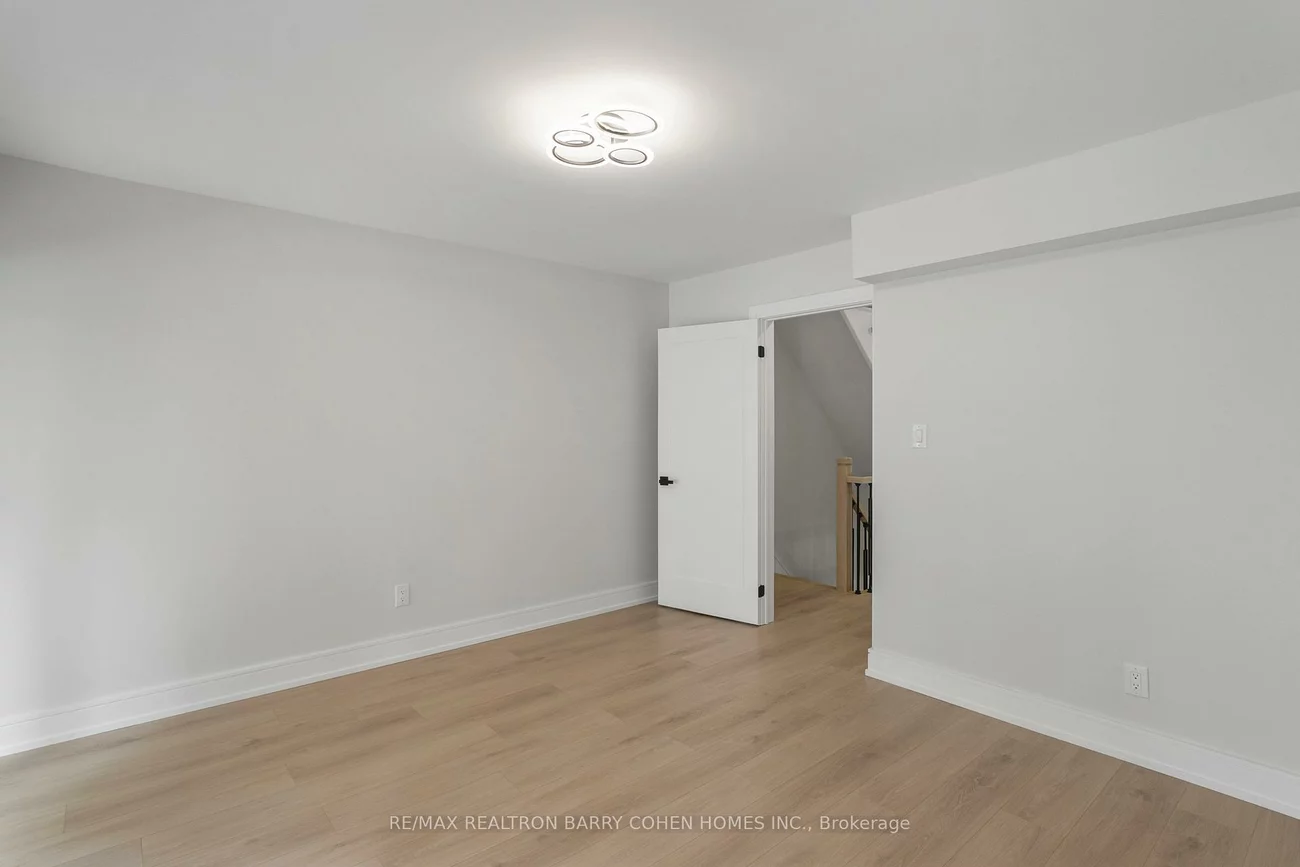 21, Galleria, Commerce Valley, Markham