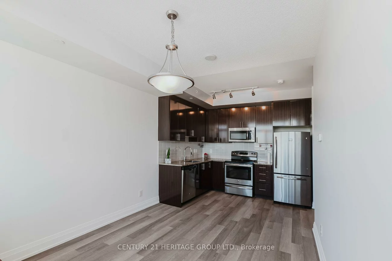 7165, Yonge, Grandview, Markham