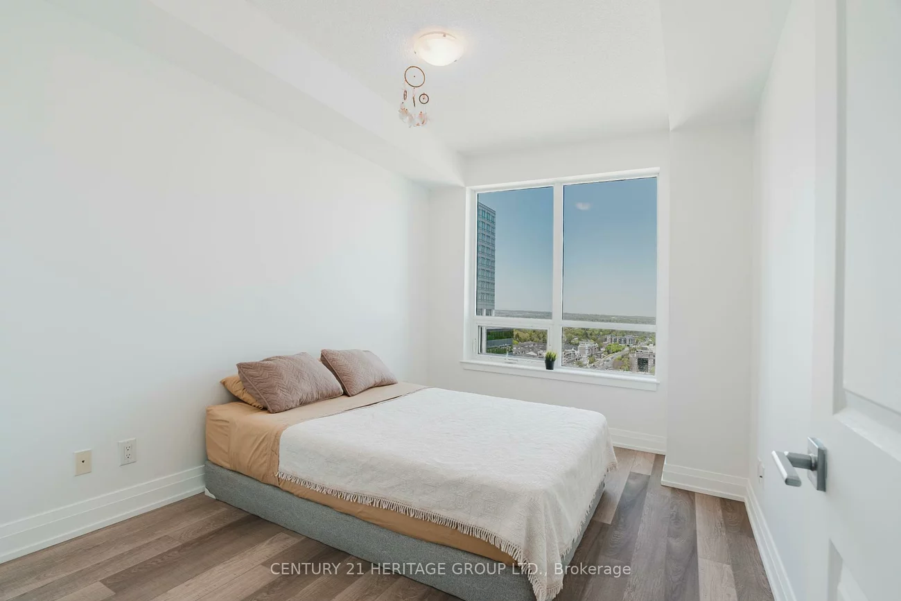 7165, Yonge, Grandview, Markham