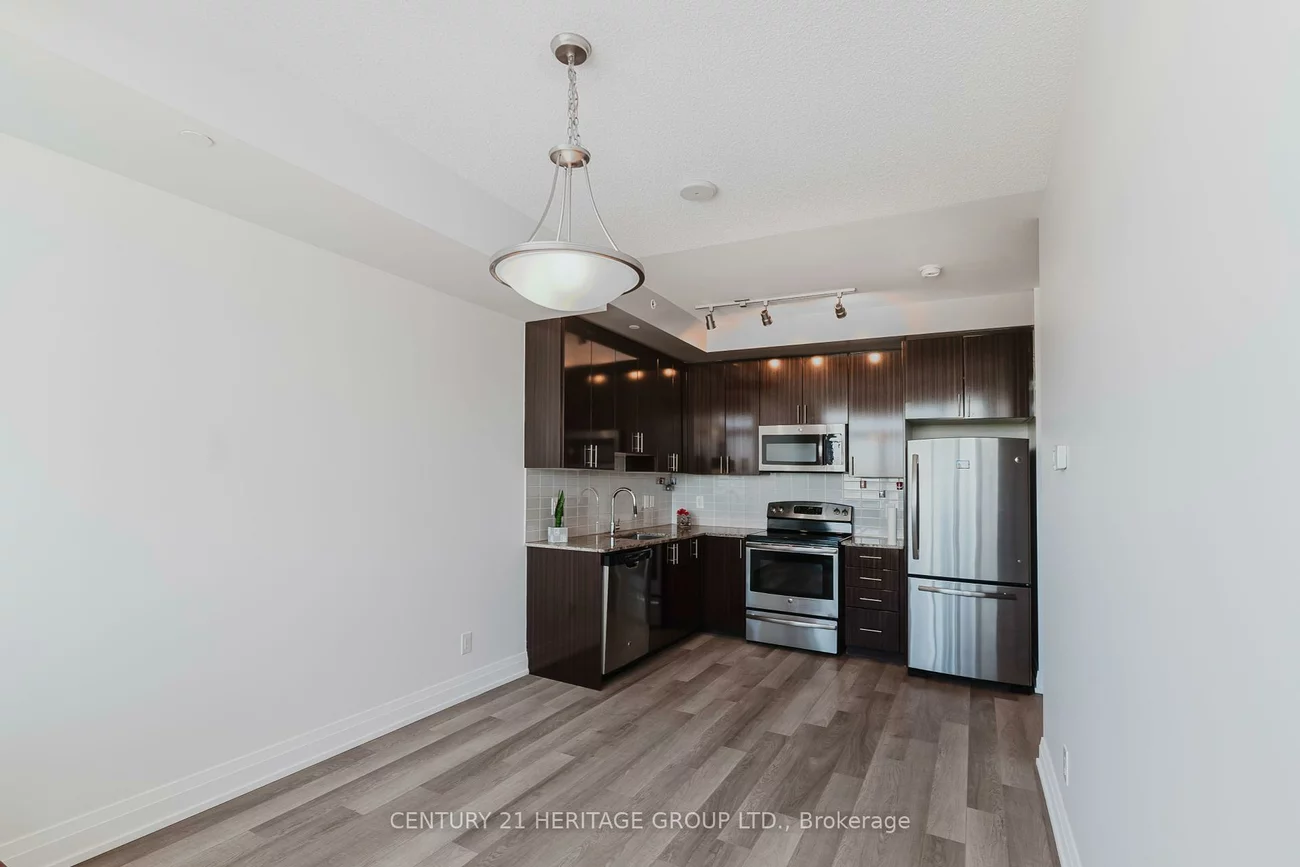 7165, Yonge, Grandview, Markham