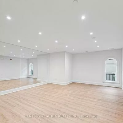 208, Main, Unionville, Markham