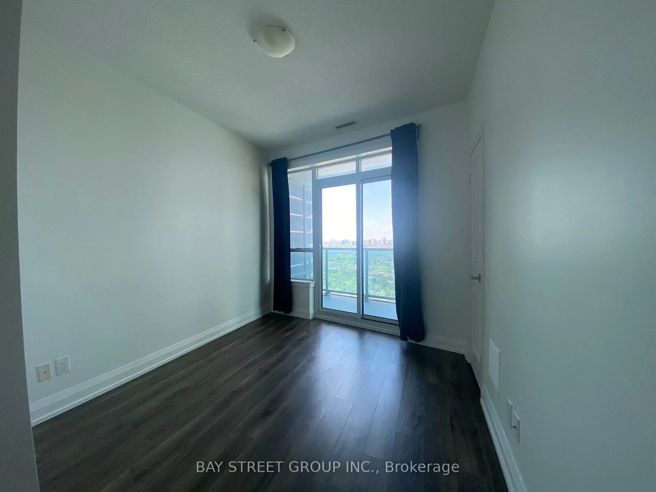 7161, Yonge, Grandview, Markham