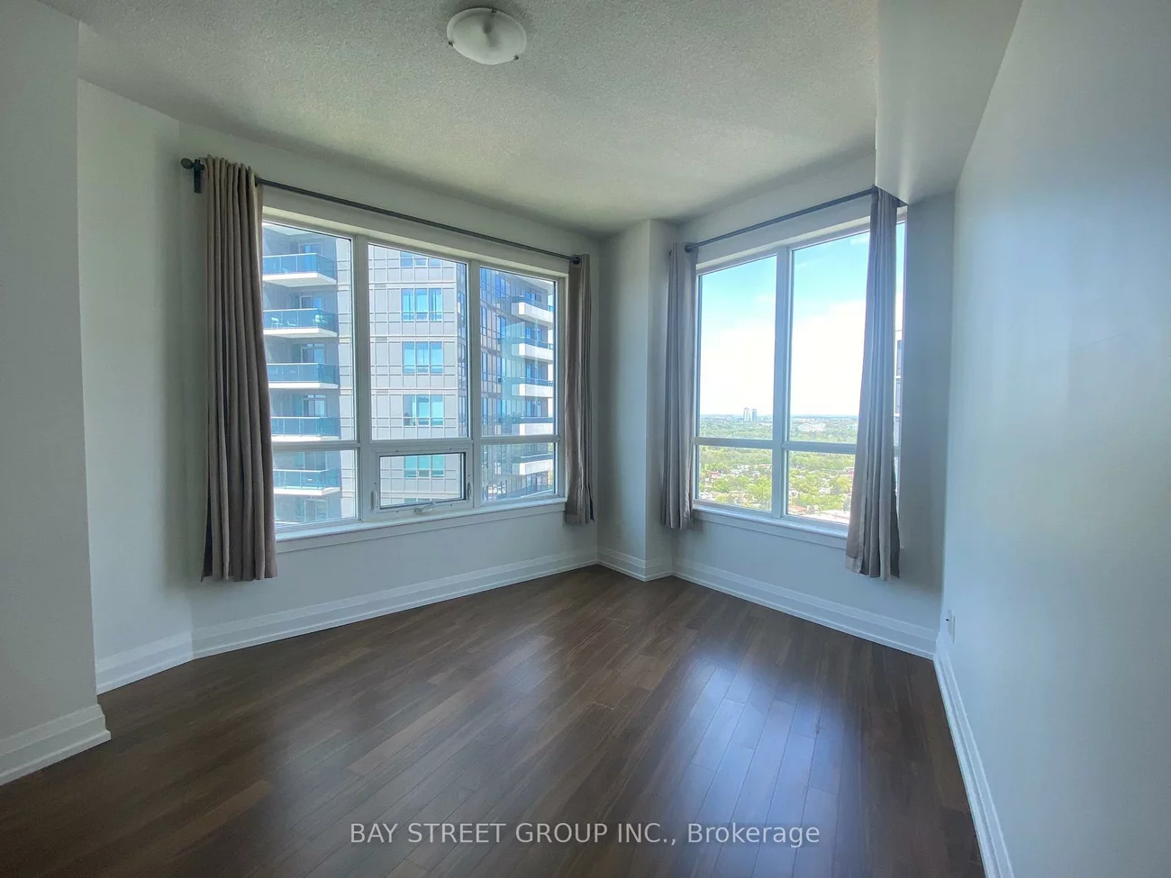 7161, Yonge, Grandview, Markham