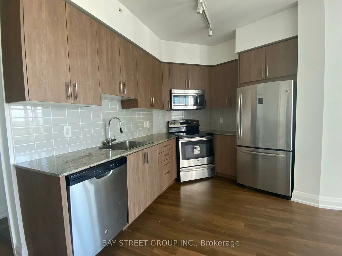 7161, Yonge, Grandview, Markham