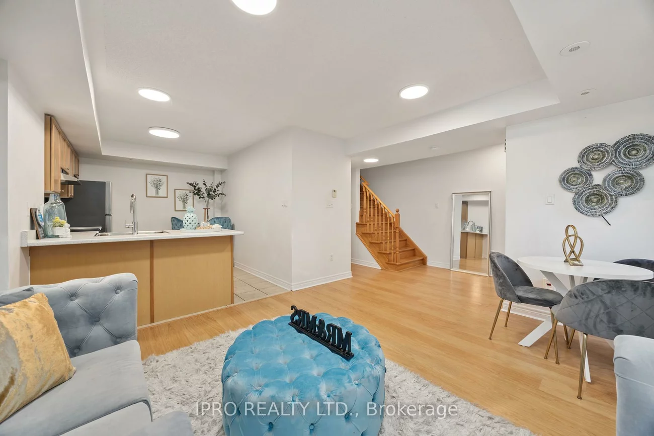 312, John, Aileen-Willowbrook, Markham