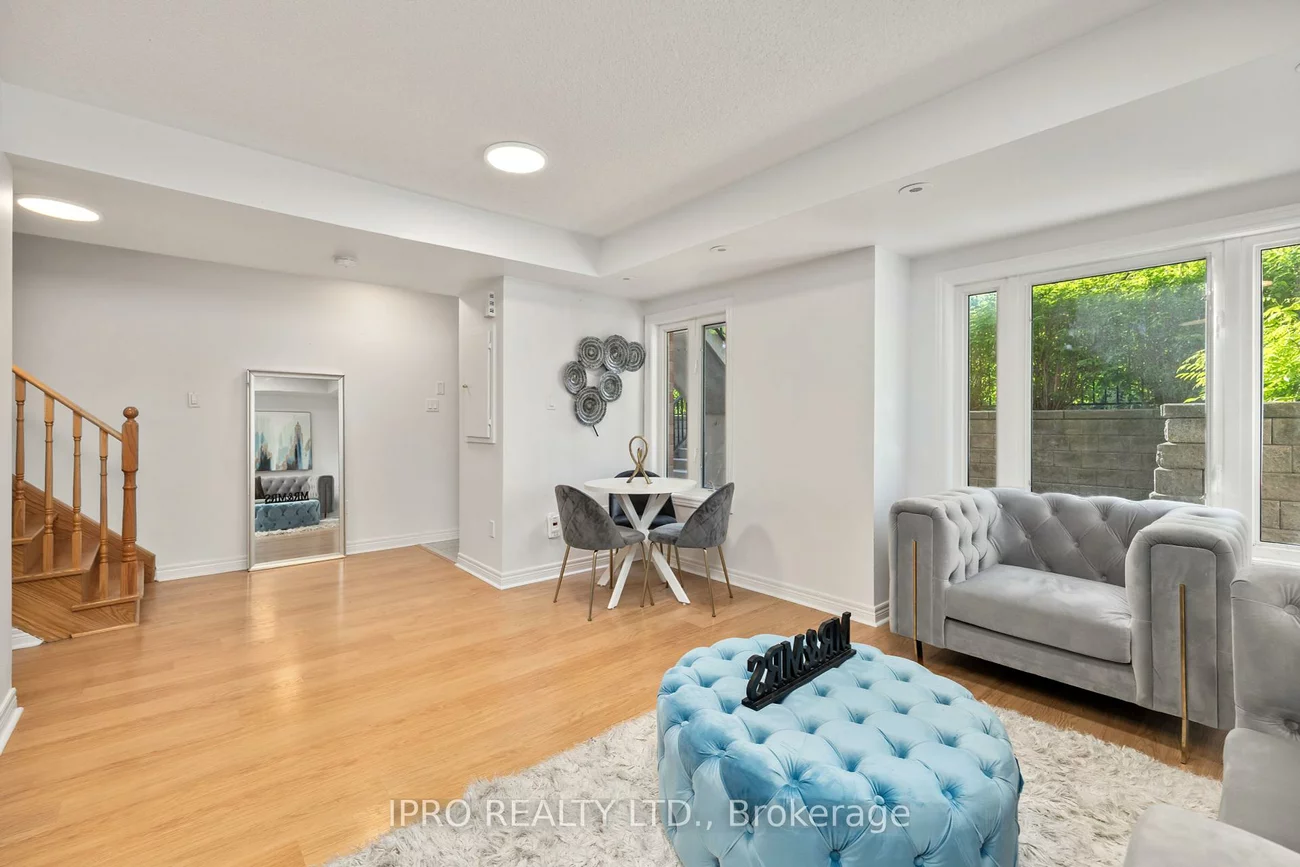 312, John, Aileen-Willowbrook, Markham