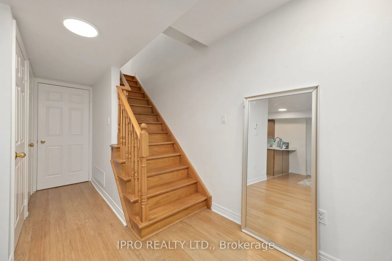 312, John, Aileen-Willowbrook, Markham