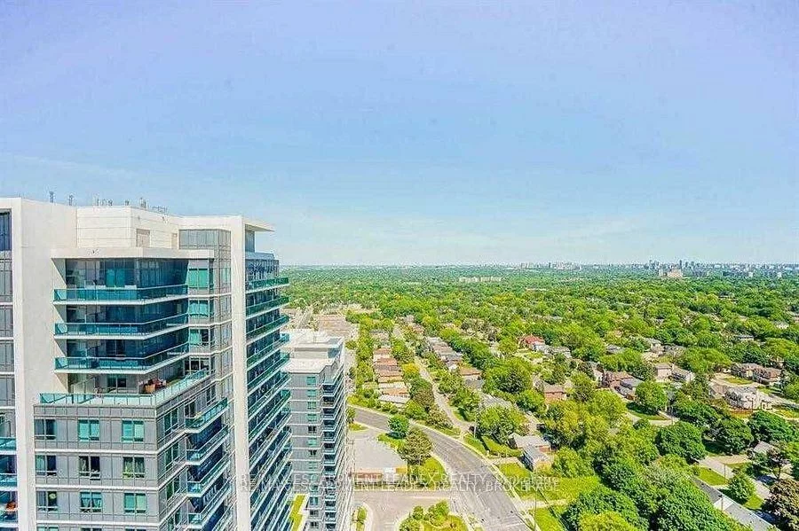 7161, Yonge, Thornhill, Markham