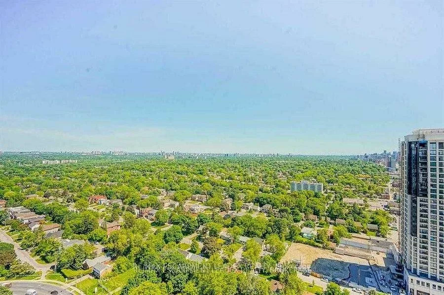 7161, Yonge, Thornhill, Markham