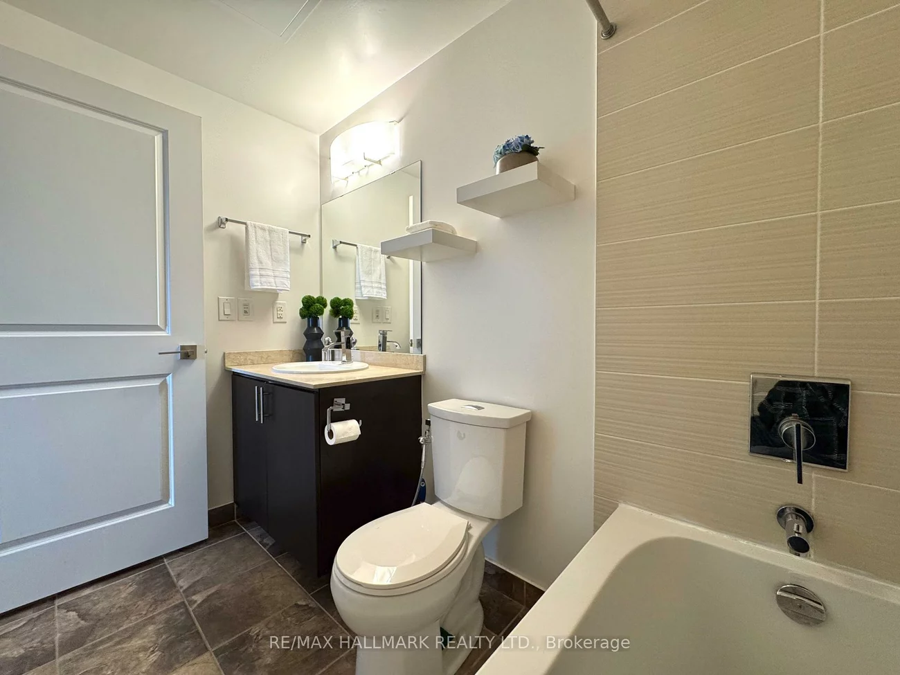 7161, Yonge, Grandview, Markham