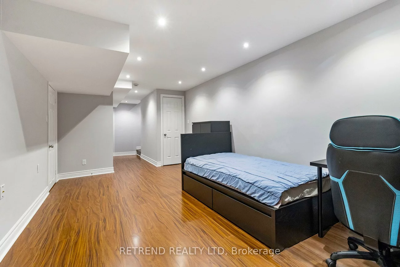 8, Niles, Aileen-Willowbrook, Markham