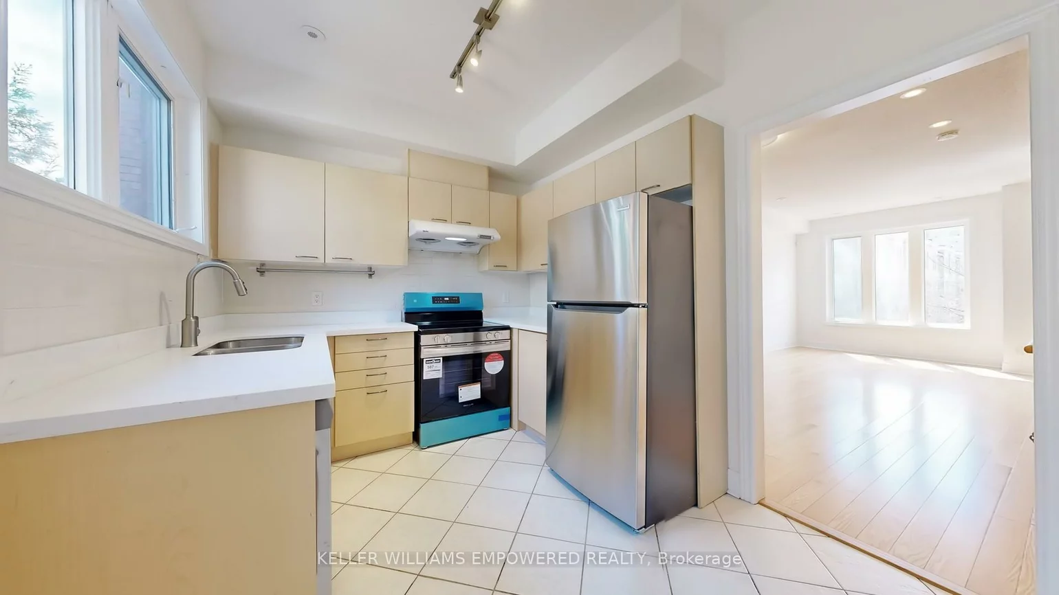 68, Suncrest, Commerce Valley, Markham