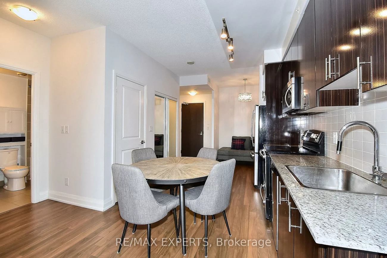 7161, Yonge, Grandview, Markham