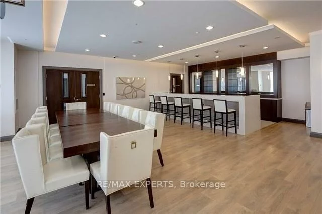 7161, Yonge, Grandview, Markham