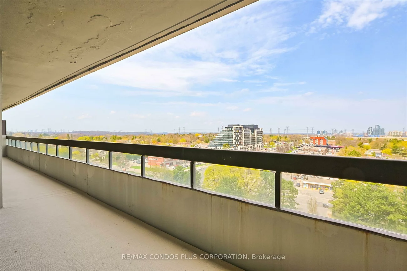 8111, Yonge, Royal Orchard, Markham