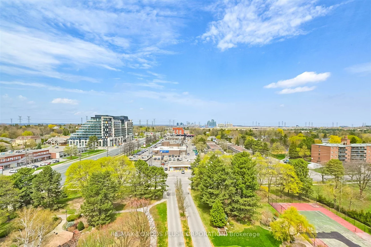 8111, Yonge, Royal Orchard, Markham