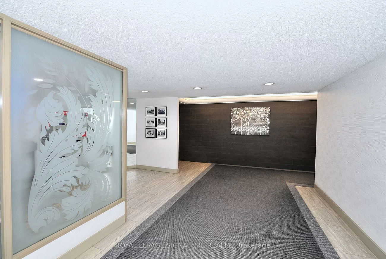 7811, Yonge, Thornhill, Markham