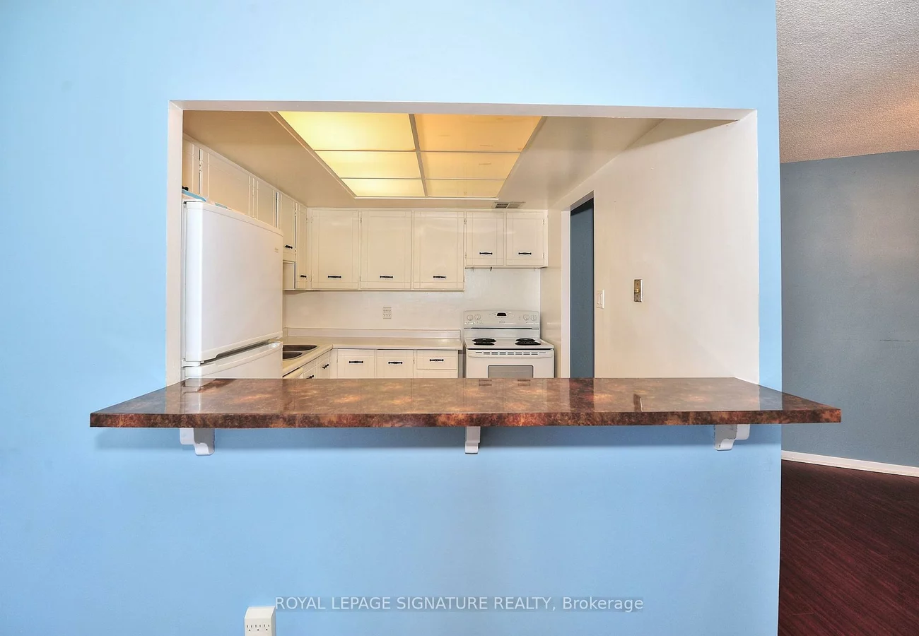 7811, Yonge, Thornhill, Markham