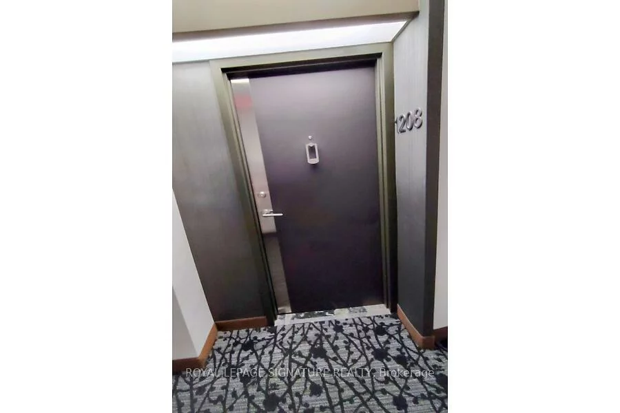 7811, Yonge, Thornhill, Markham