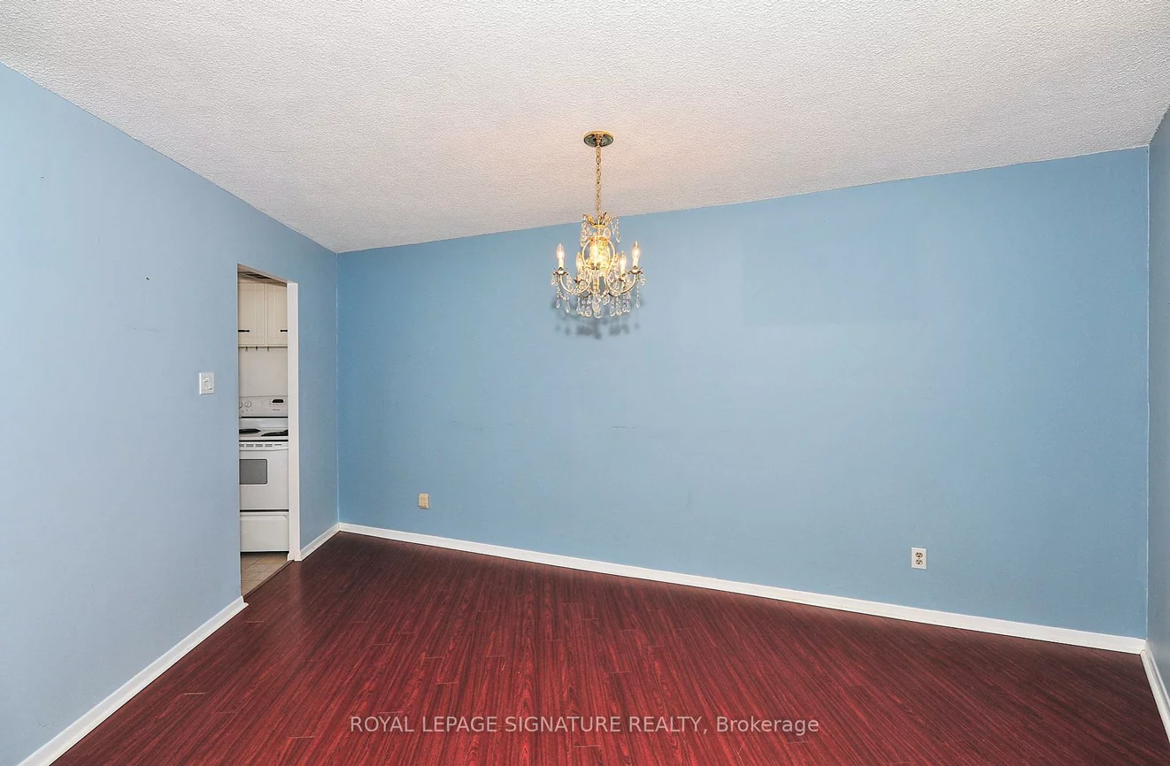 7811, Yonge, Thornhill, Markham