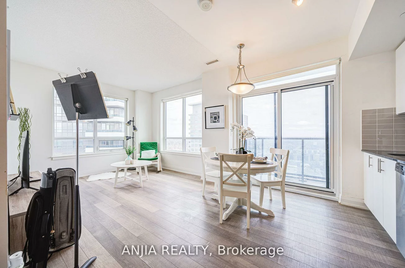 7165, Yonge, Grandview, Markham
