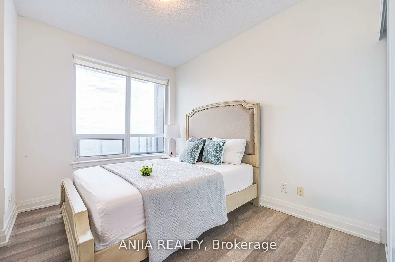 7165, Yonge, Grandview, Markham