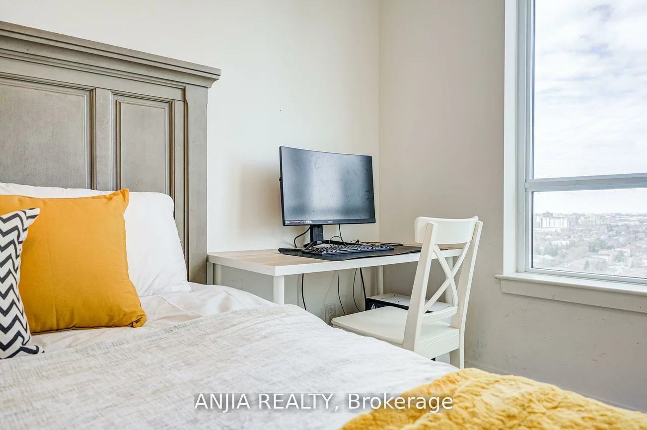 7165, Yonge, Grandview, Markham
